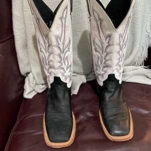 Justin women’s black boot
